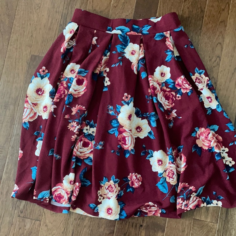 Floral midi skirt size L